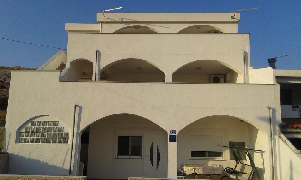 Apartments Markulincic Novalja Exterior foto